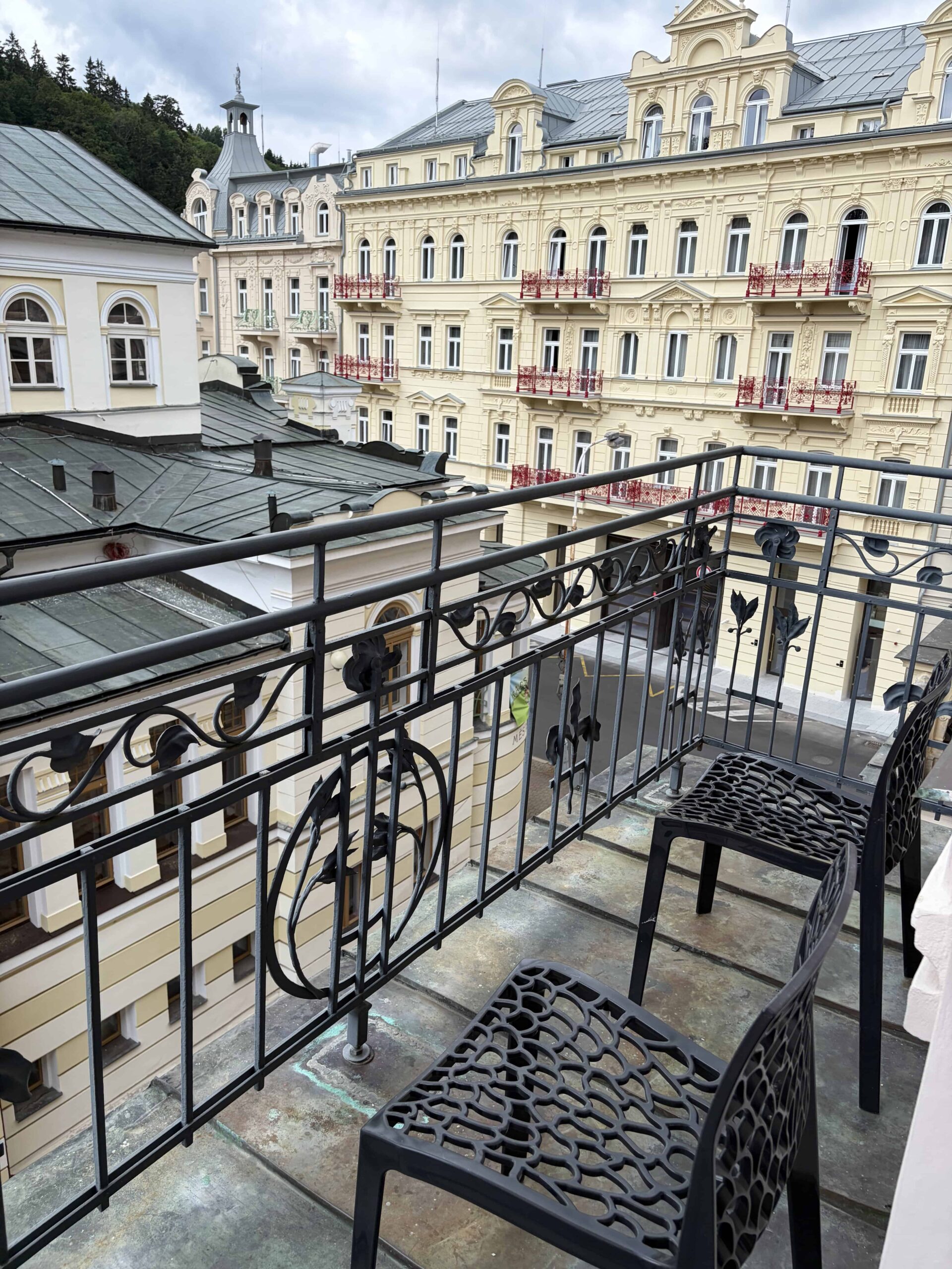 výhled z balkonu orea hotel palace zvon