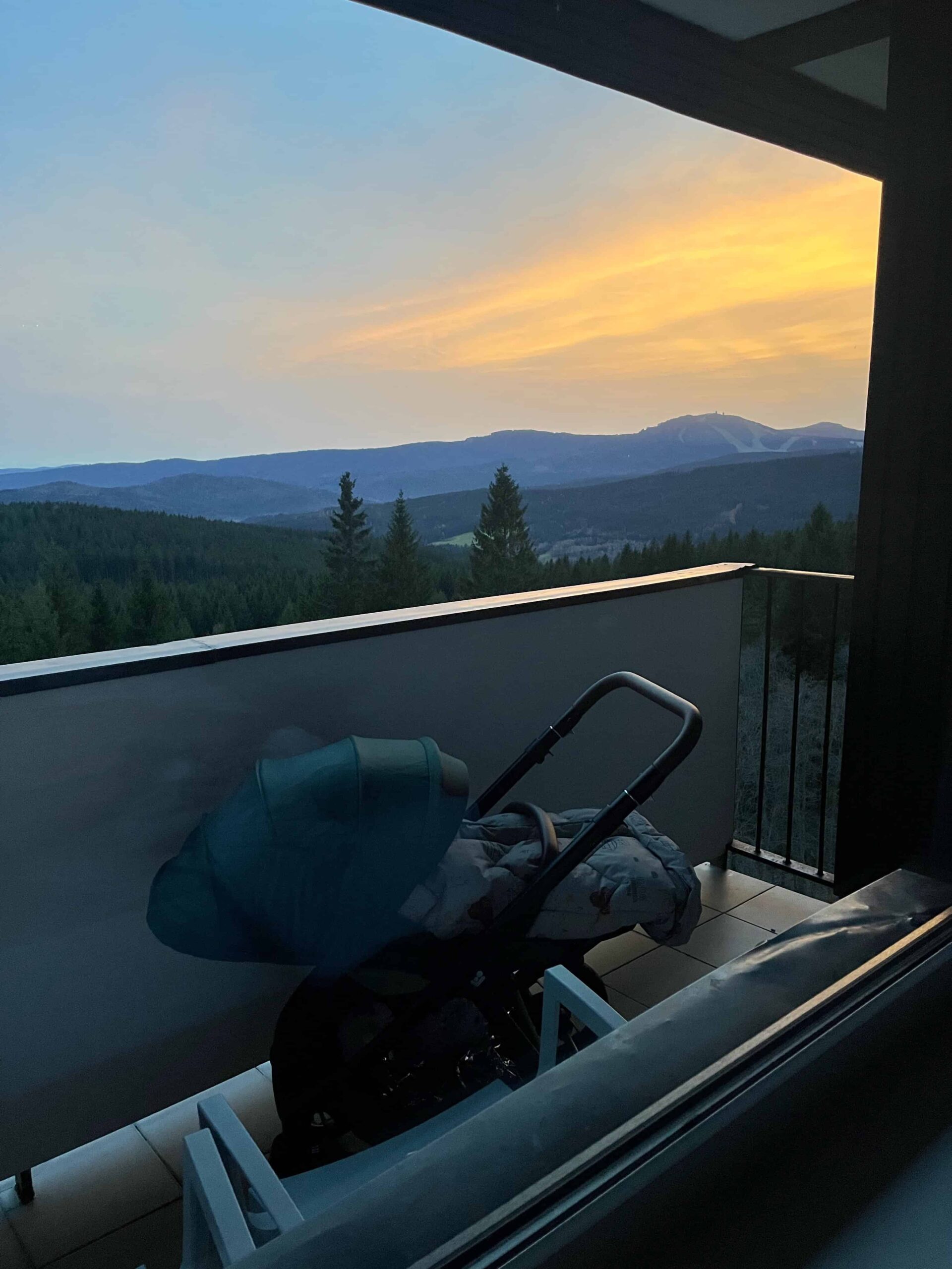 západ slunce a uspání dítěte na balkoně v OREA Horizont